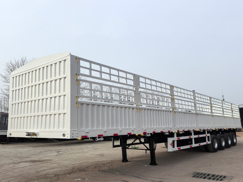 Derun Vehicleの3つのフェンスセミトレーラーがコンゴ民主共和国に出荷されました