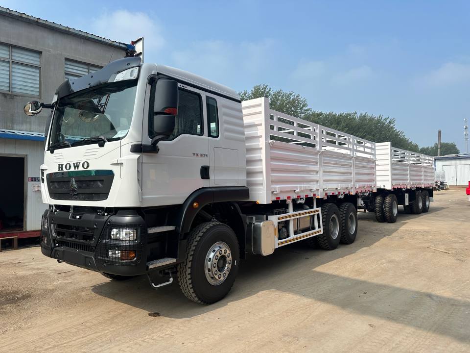 Derun Vehicle Companyは5つのHowo Txトラックをウガンダに配達しました