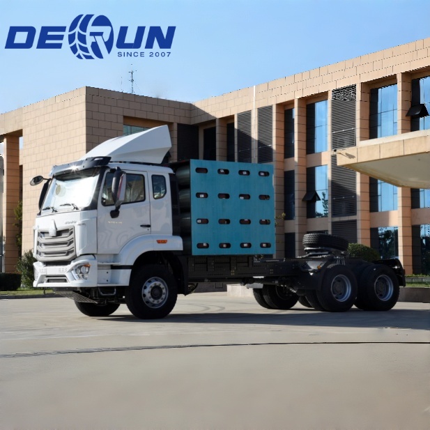 Sinotruk Howo 6x4 CNG NX トラクター トラック